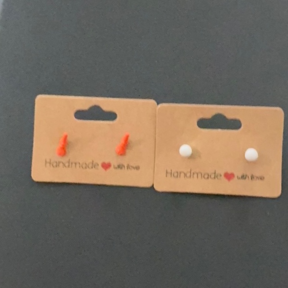 Handmade small earrings. - Picture 2 of 3